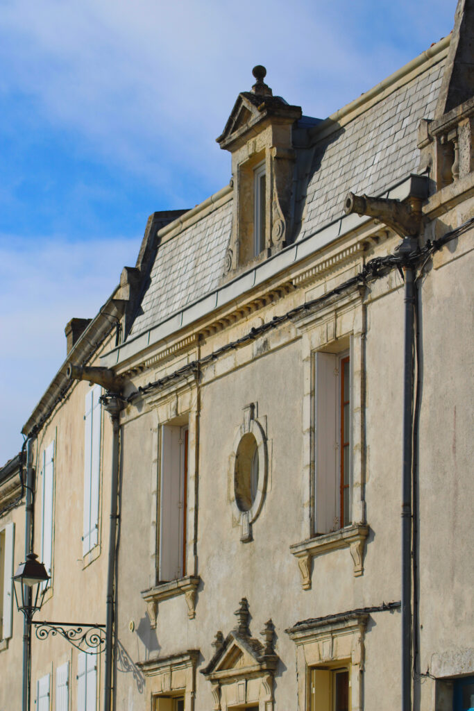 Des gargouilles plus simples et moins étayées racontent à elles seules l'histoire de la ville. (c)nico_la_rochelle