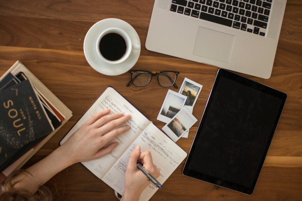 L'écoute et le dialogue sont essentiels pour travailler avec un influenceur.